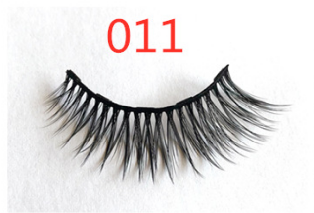 A Pair Of False Eyelashes With Magnets In Fashion Mostore.com