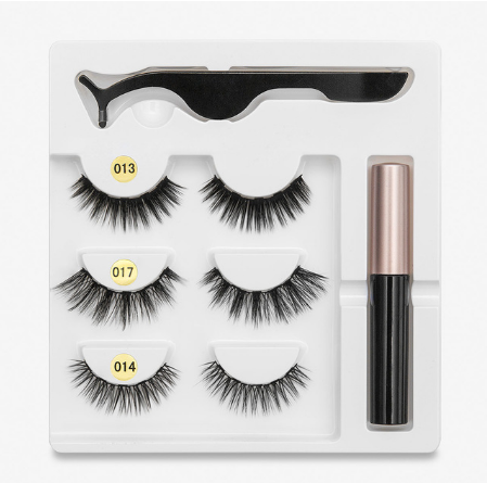 A Pair Of False Eyelashes With Magnets In Fashion Mostore.com