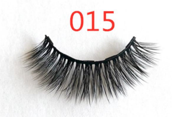 A Pair Of False Eyelashes With Magnets In Fashion Mostore.com