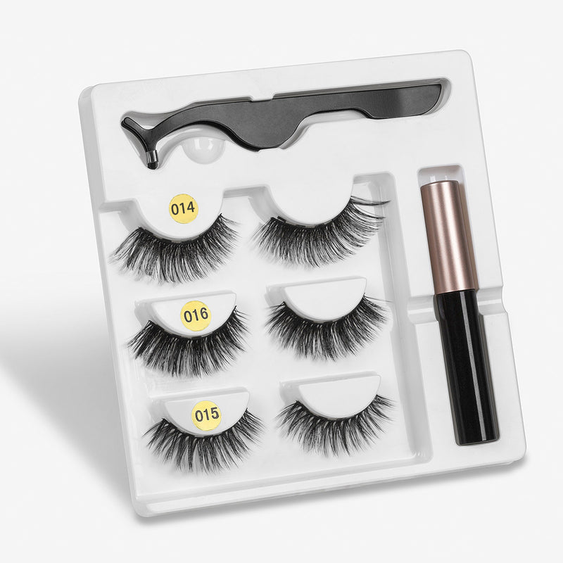 A Pair Of False Eyelashes With Magnets In Fashion Mostore.com