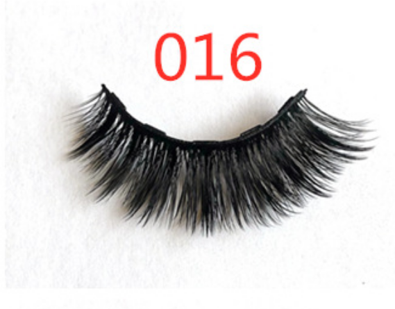 A Pair Of False Eyelashes With Magnets In Fashion Mostore.com