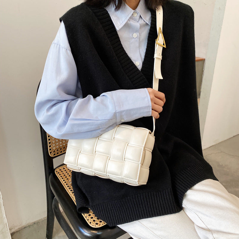 Woven soft top chain pack with versatile cross shoulder Mostore.com