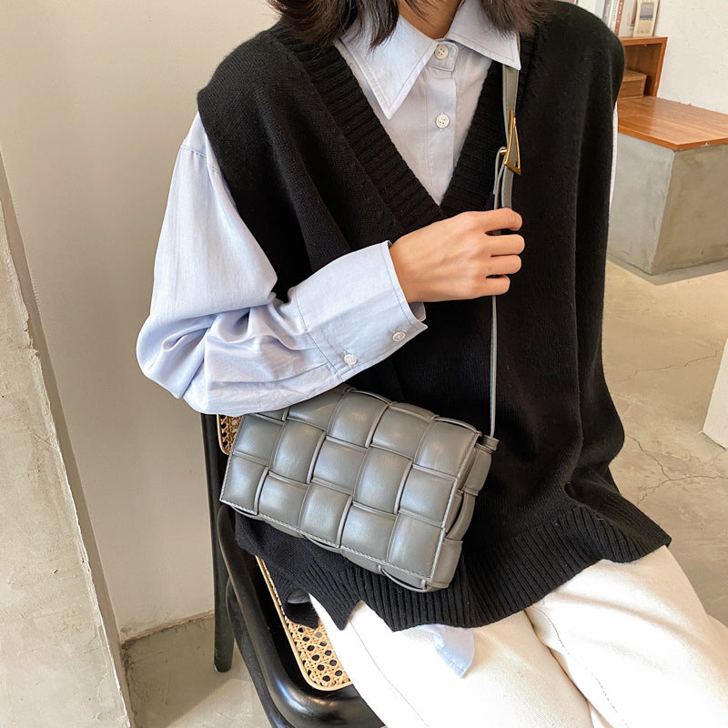 Woven soft top chain pack with versatile cross shoulder Mostore.com