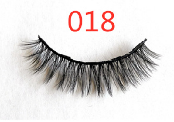 A Pair Of False Eyelashes With Magnets In Fashion Mostore.com