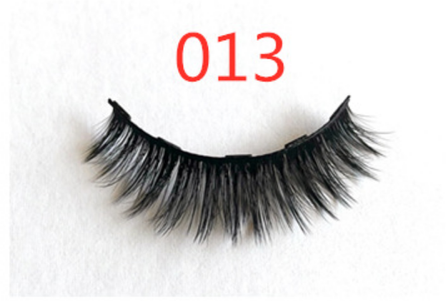 A Pair Of False Eyelashes With Magnets In Fashion Mostore.com