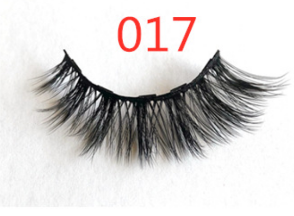 A Pair Of False Eyelashes With Magnets In Fashion Mostore.com