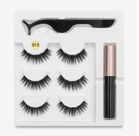 A Pair Of False Eyelashes With Magnets In Fashion Mostore.com