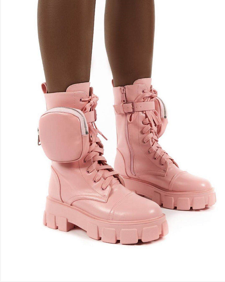Strapping purse with thick soled boots Mostore.com