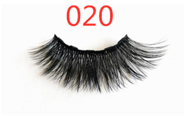 A Pair Of False Eyelashes With Magnets In Fashion Mostore.com