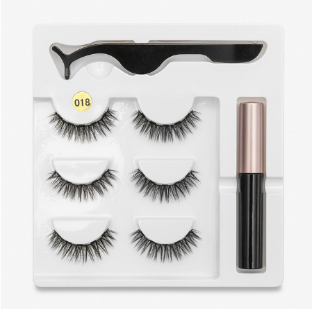 A Pair Of False Eyelashes With Magnets In Fashion Mostore.com