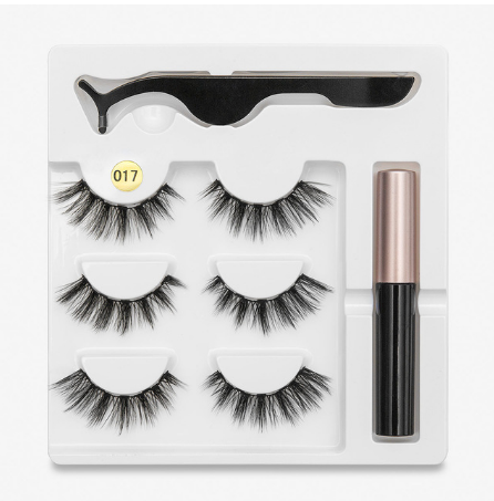 A Pair Of False Eyelashes With Magnets In Fashion Mostore.com