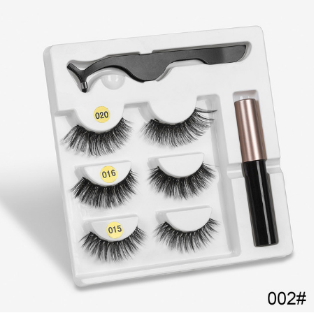 A Pair Of False Eyelashes With Magnets In Fashion Mostore.com