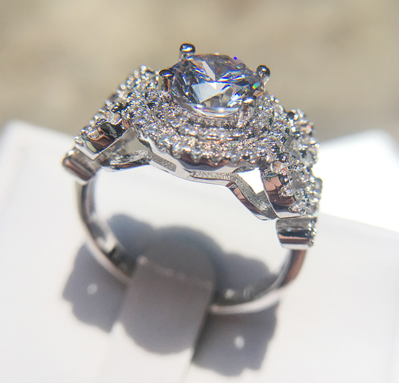 Stylish temperament zircon engagement ring Mostore.com