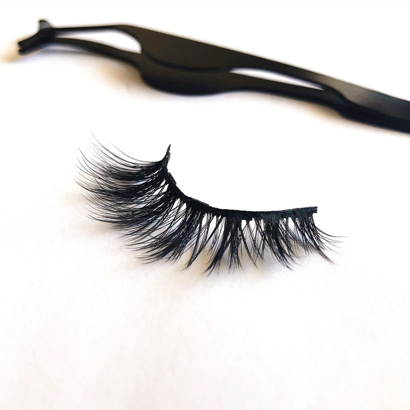 A Pair Of False Eyelashes With Magnets In Fashion Mostore.com